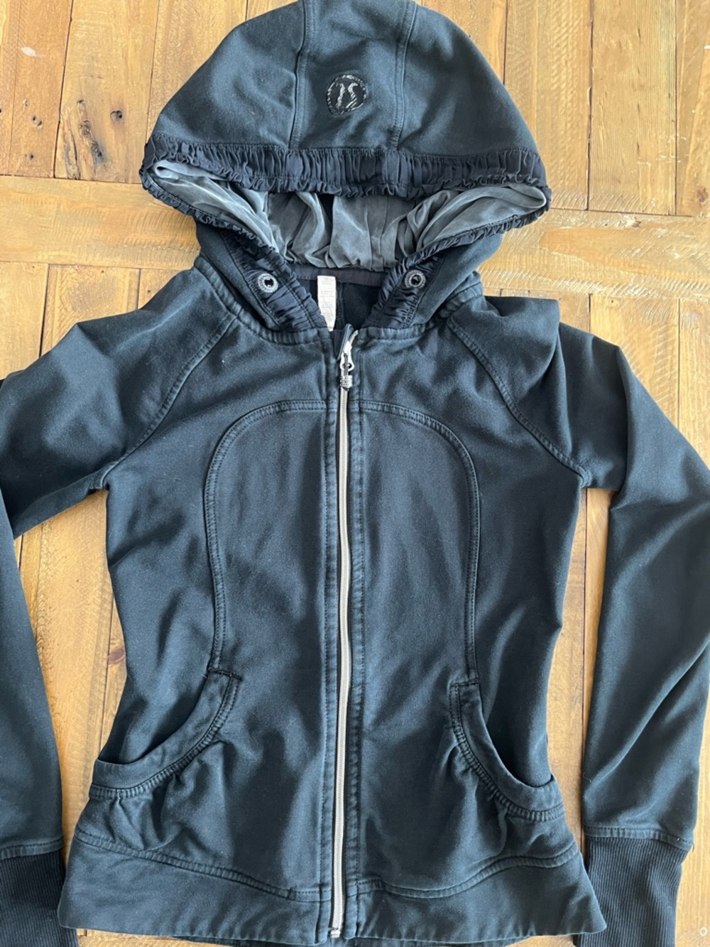 lululemon athletica black scuba ruched hood zip up jacket- Limited US 6 - Picture 14 of 14